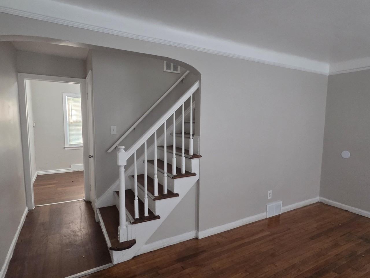 19335 Hoover St - Photo 5 of 9