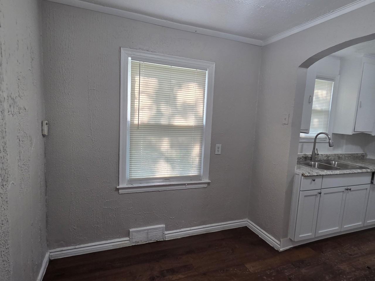 19335 Hoover St - Photo 6 of 9