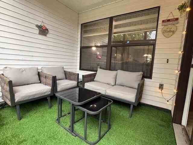 19255 Surrey Ln - Photo 2 of 31