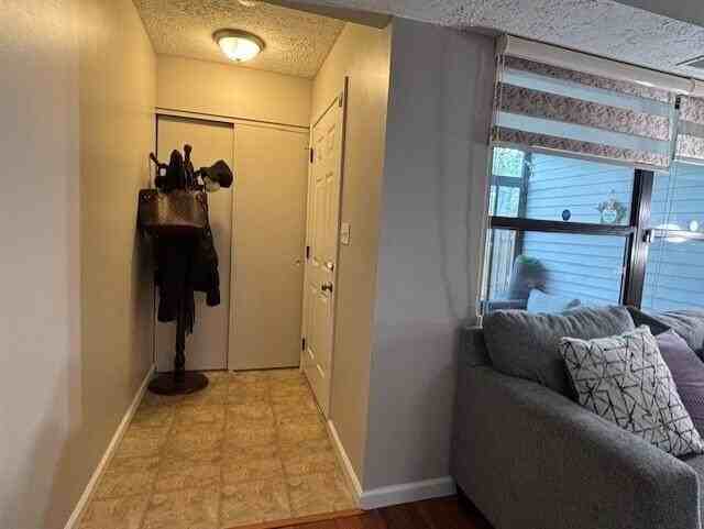 19255 Surrey Ln - Photo 6 of 31