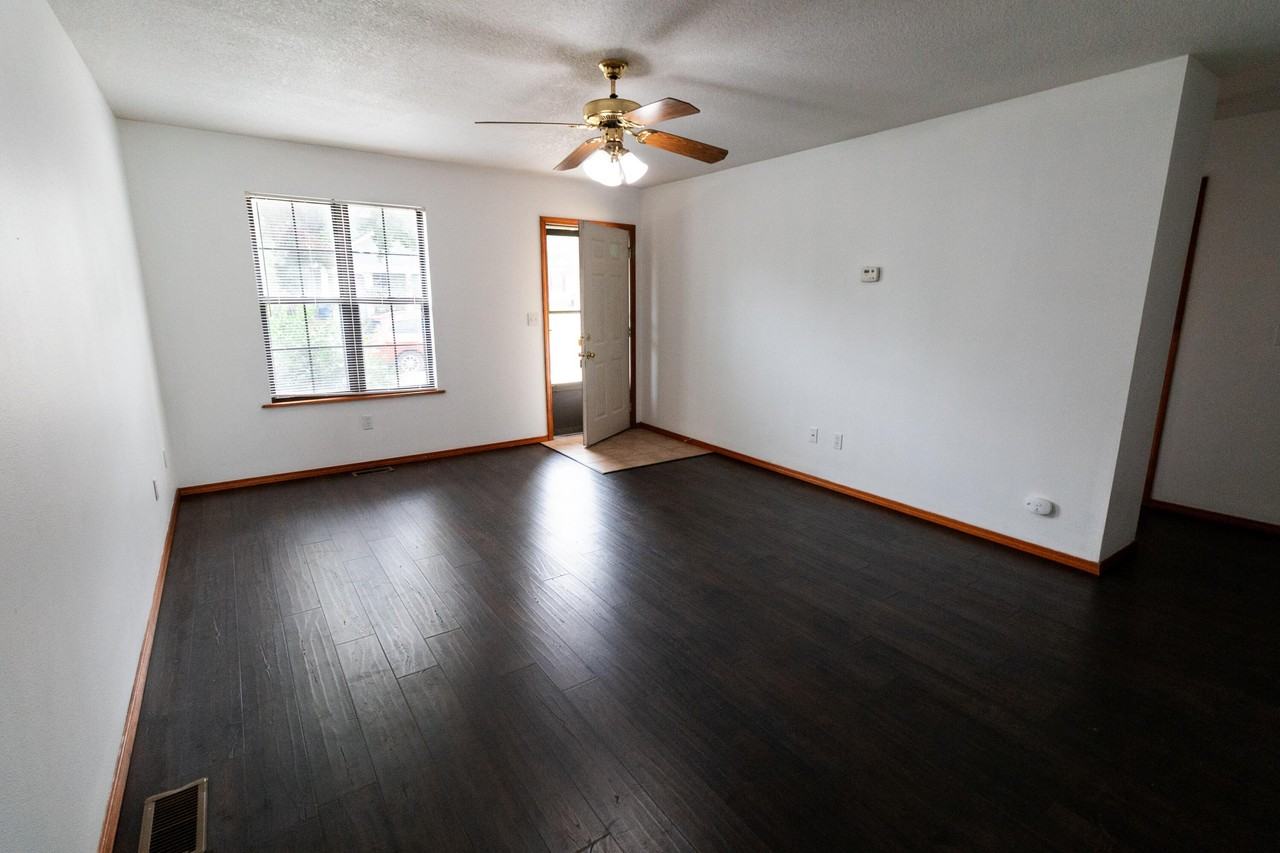 722 W 4th St - Photo 3 of 13