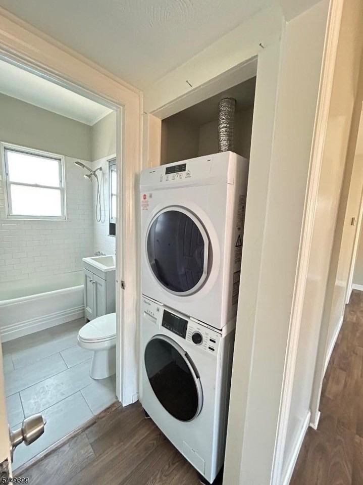 263 E 22nd St - Photo 6 of 13