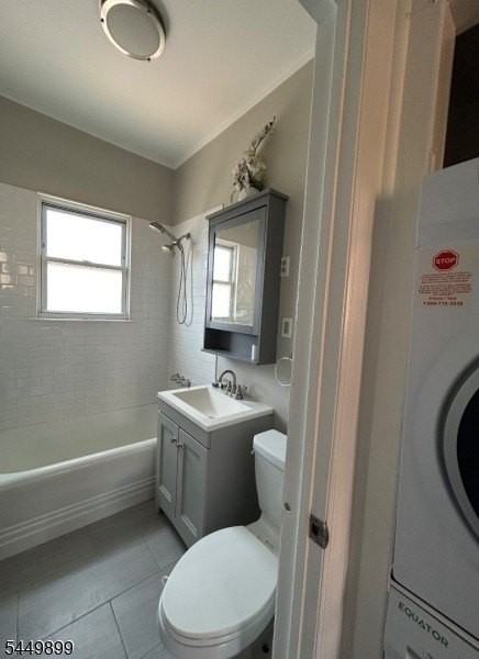 263 E 22nd St - Photo 7 of 13