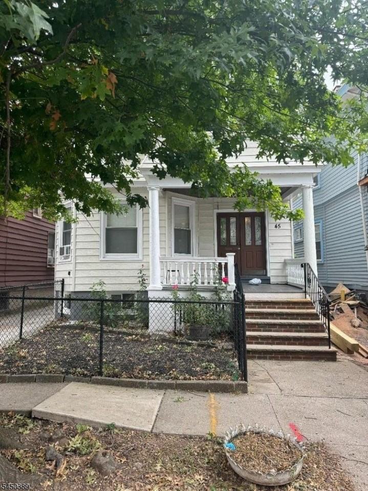 45 N 17th St - Photo 2 of 11