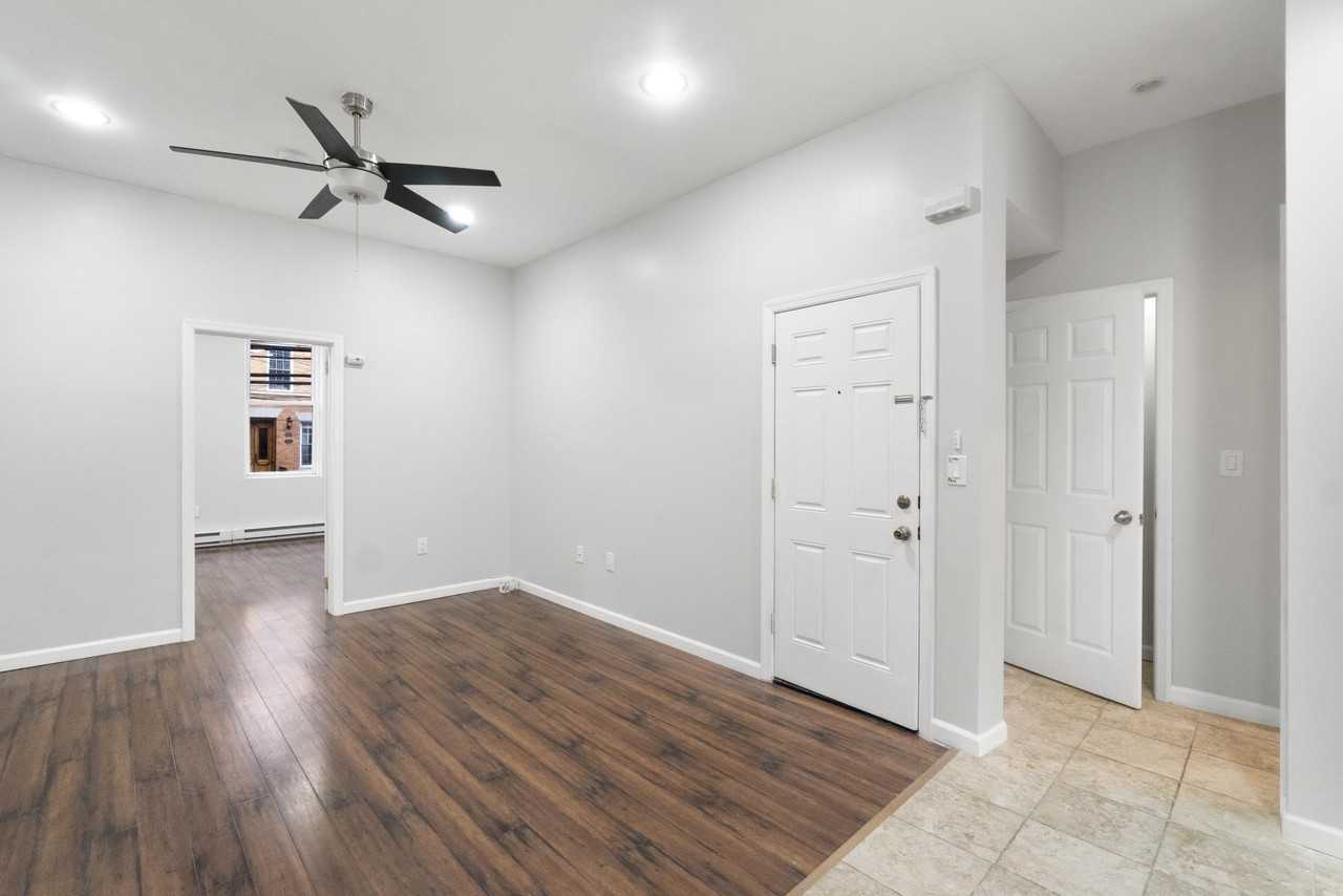 916 Willow Ave #1 - Photo 2 of 26