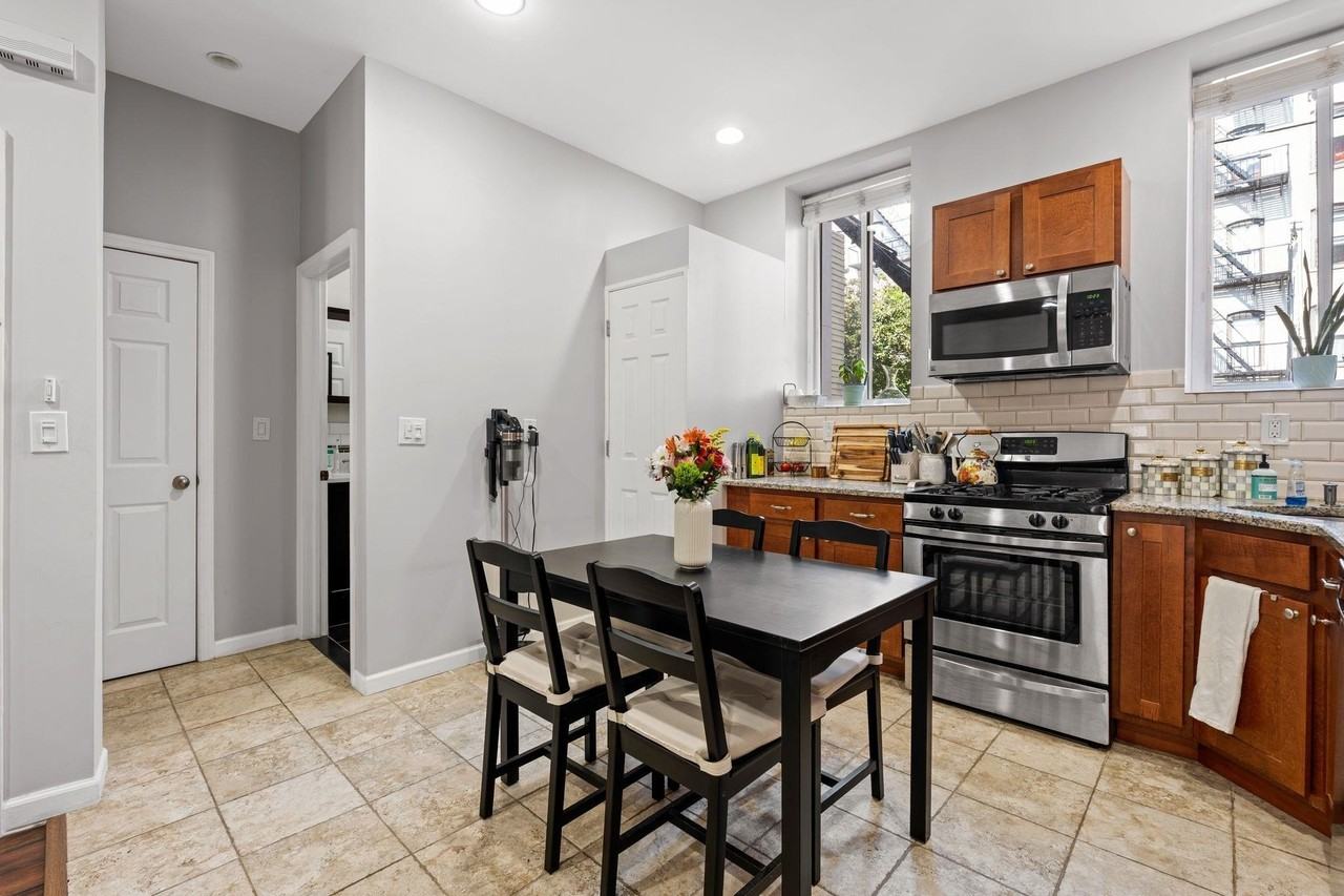 916 Willow Ave #1 - Photo 3 of 26