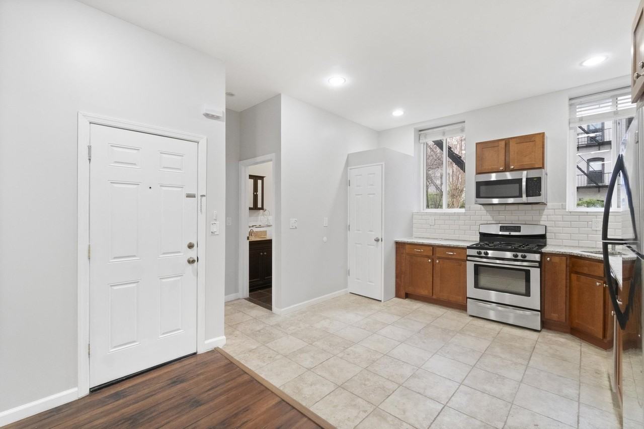 916 Willow Ave #1 - Photo 4 of 26