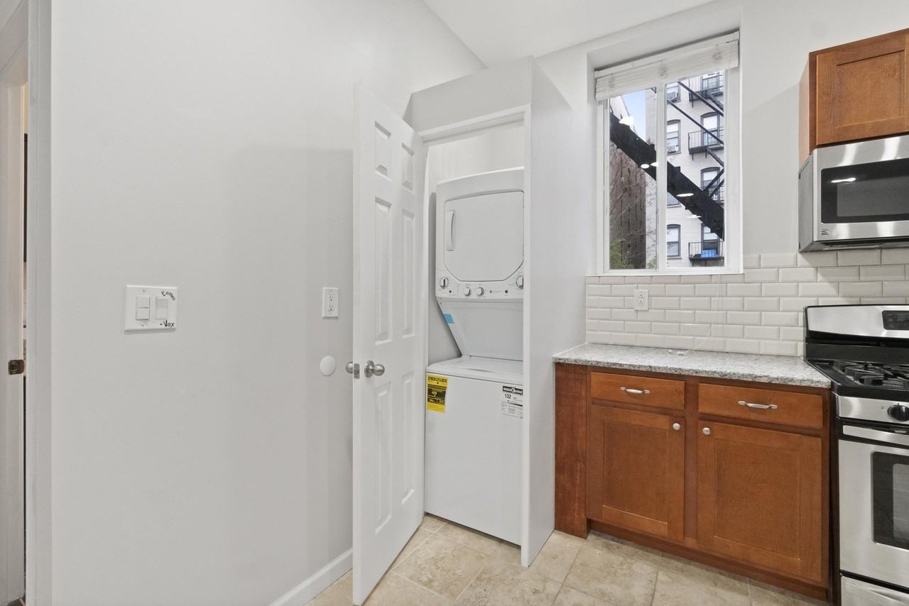 916 Willow Ave #1 - Photo 5 of 26