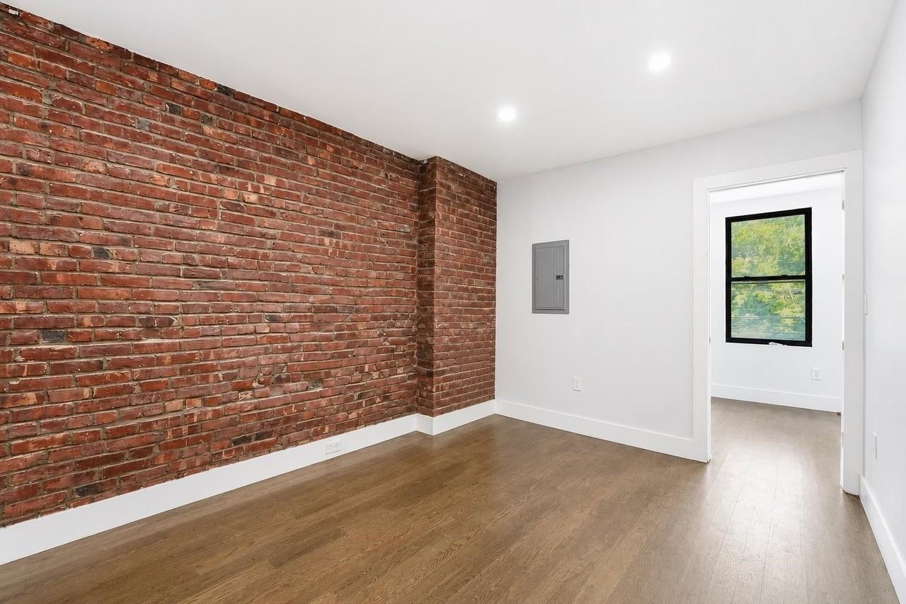 216 6th St #2 - Photo 6 of 14