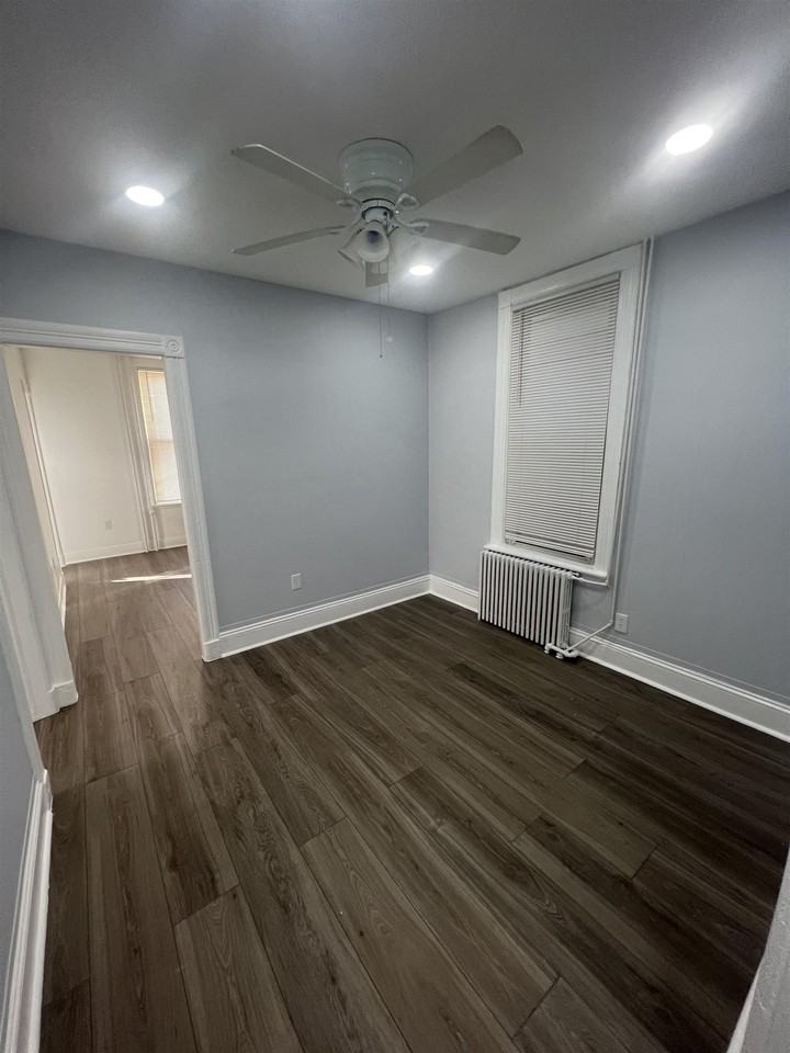 1001 Columbia Ave #1 - Photo 4 of 17