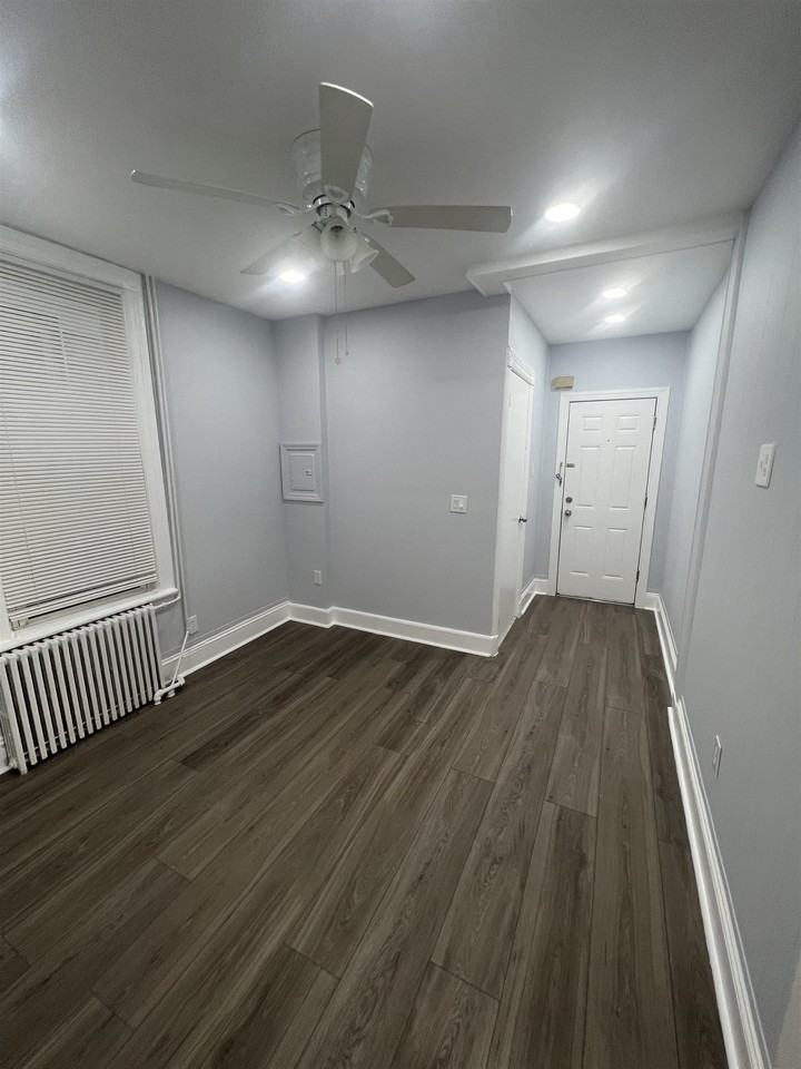 1001 Columbia Ave #1 - Photo 5 of 17