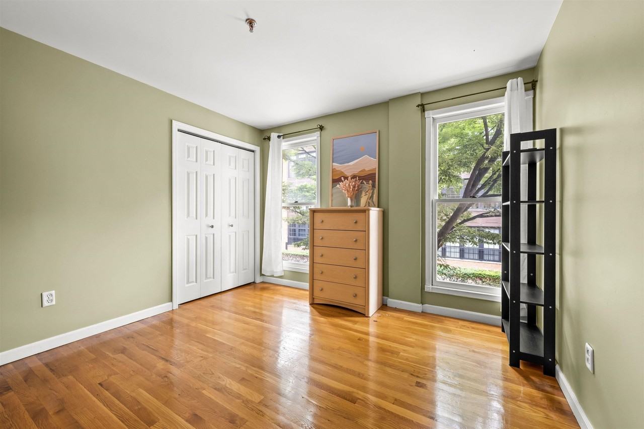 180 Washington St #5 - Photo 7 of 16