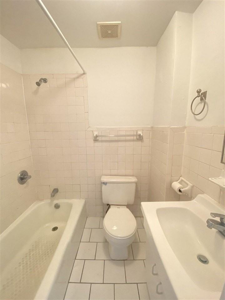 112 14th St #5 - Photo 7 of 8