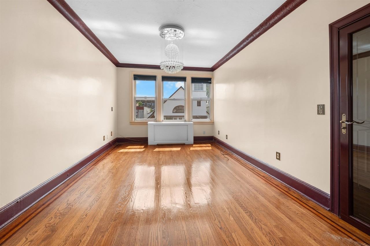 13 W 27th St #2 - Photo 4 of 15