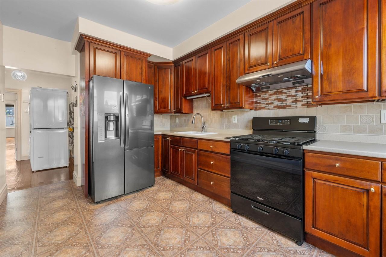 13 W 27th St #2 - Photo 7 of 15