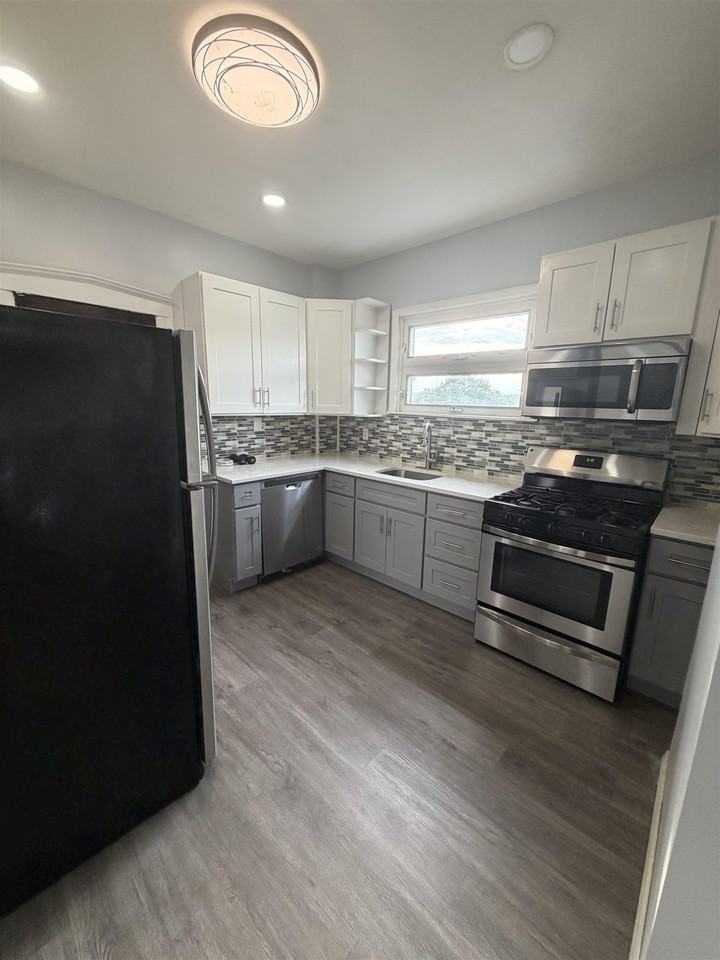 30 Magnolia Ave #2 - Photo 4 of 15