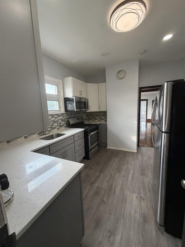 30 Magnolia Ave #2 - Photo 5 of 15