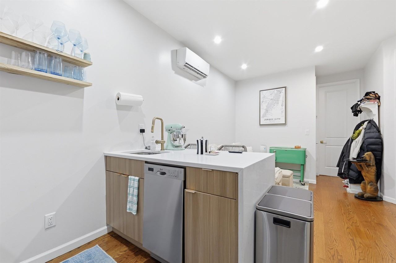 335 5th St #1 - Photo 4 of 15