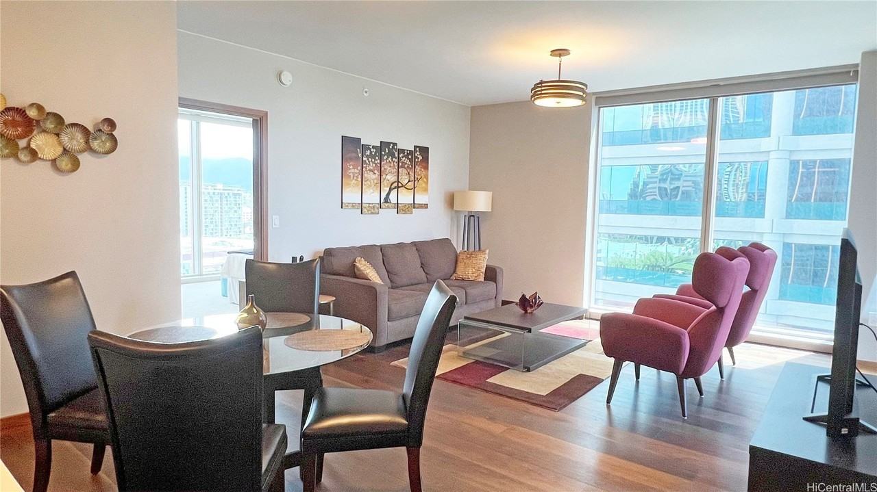 1555 Kapiolani Blvd #910 - Photo 4 of 25