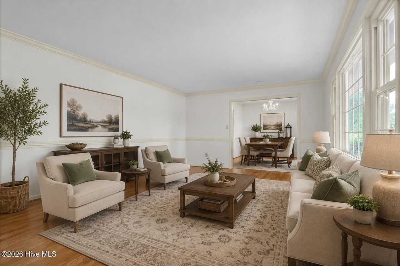 700 Clyde Dr - Photo 5 of 36