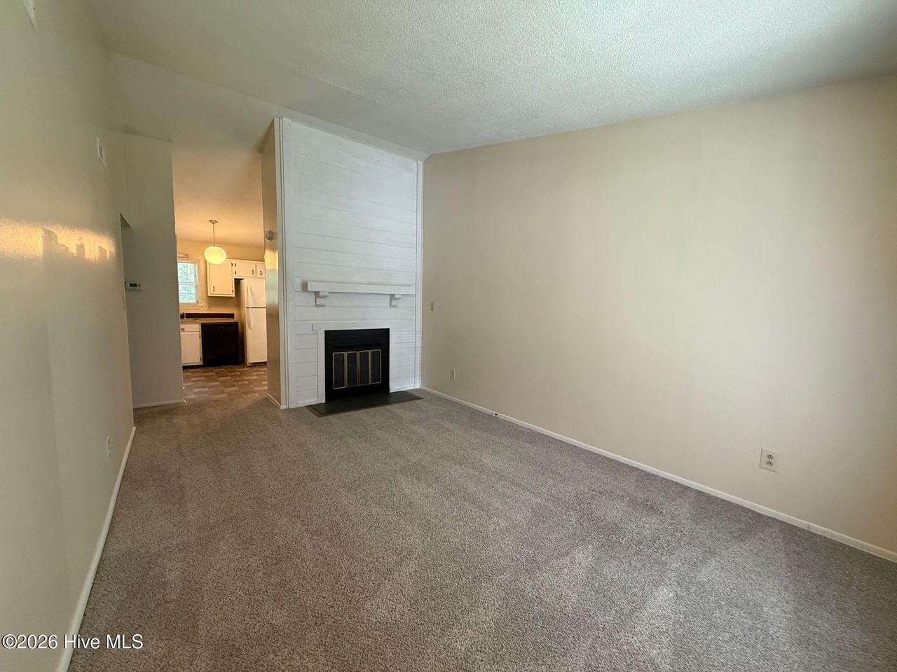 107 Twinwood Ct - Photo 2 of 6
