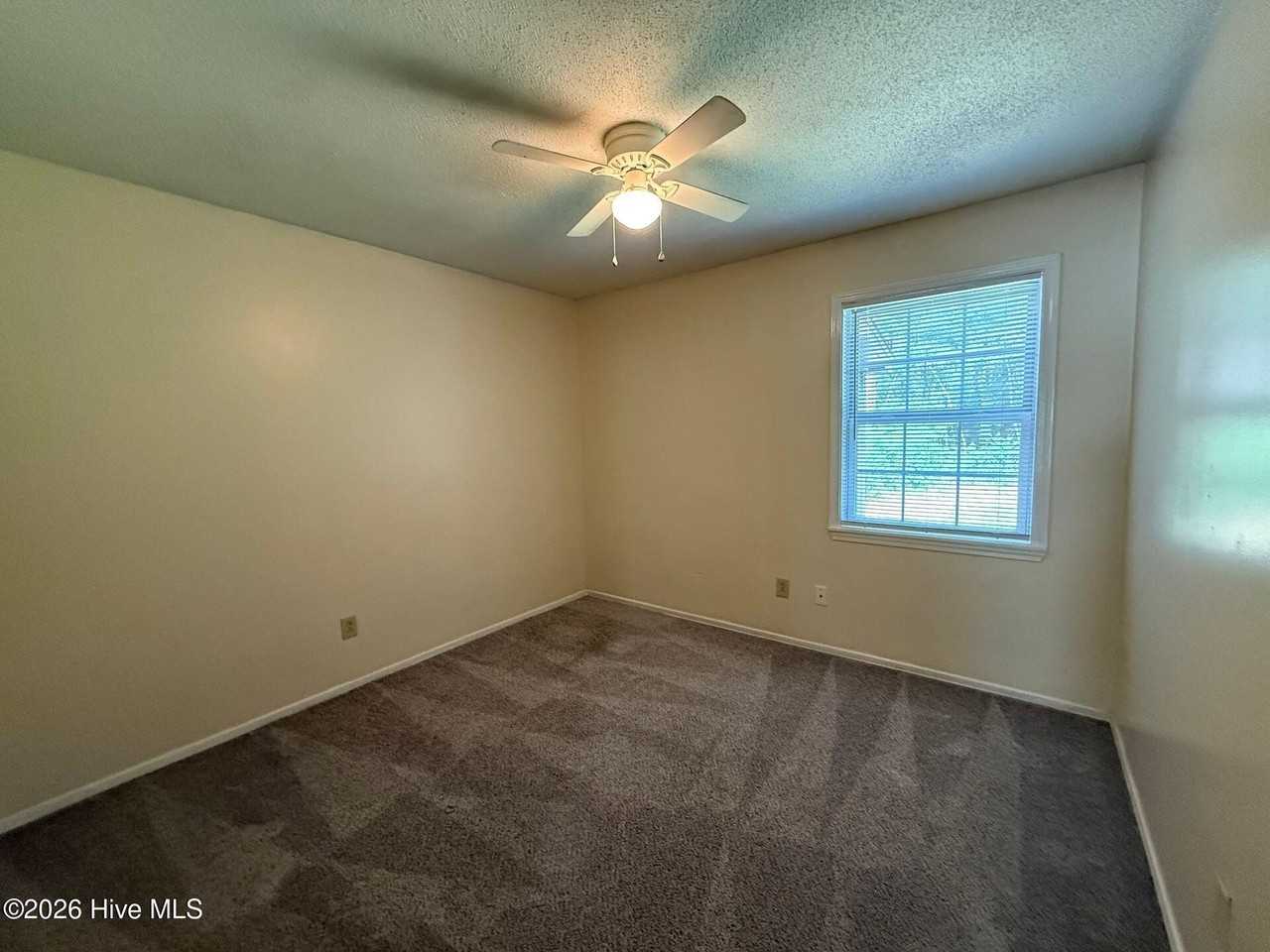 107 Twinwood Ct - Photo 4 of 6