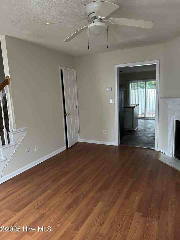 3827 Sterling Pointe Dr #TT1 - Photo 2 of 9