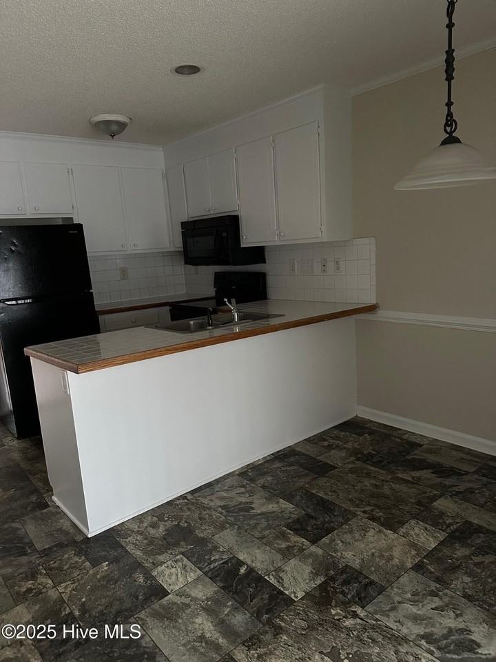 3827 Sterling Pointe Dr #TT1 - Photo 4 of 9