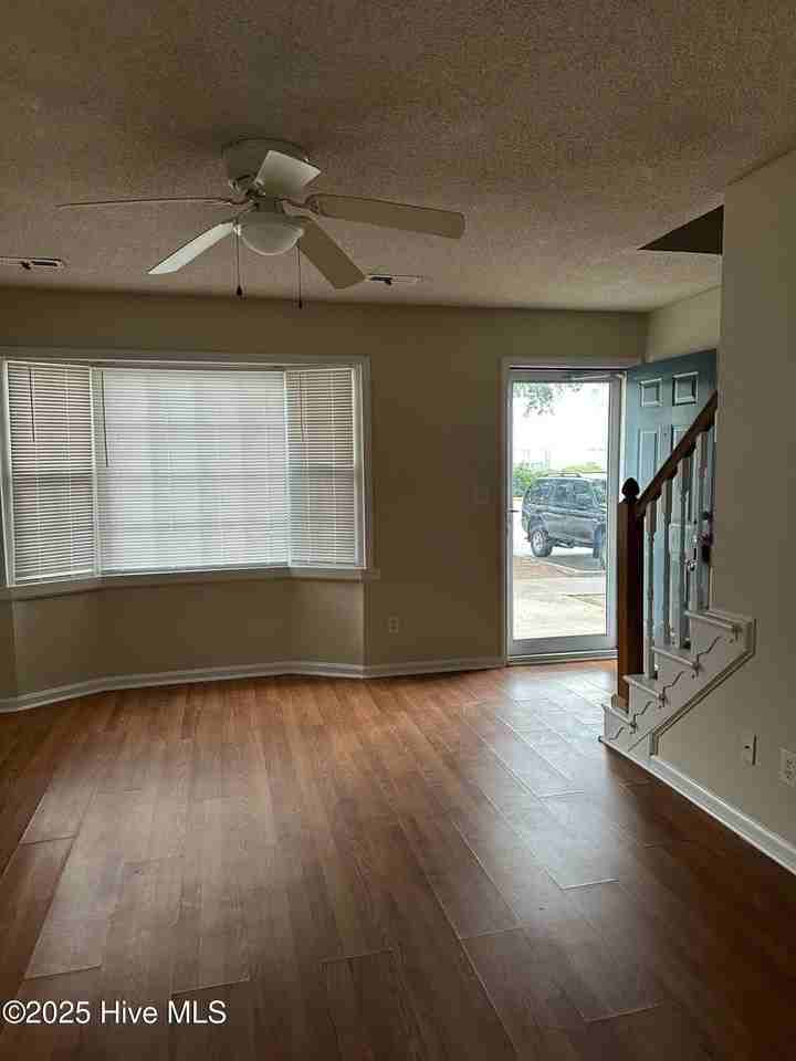 3827 Sterling Pointe Dr #TT1 - Photo 5 of 9