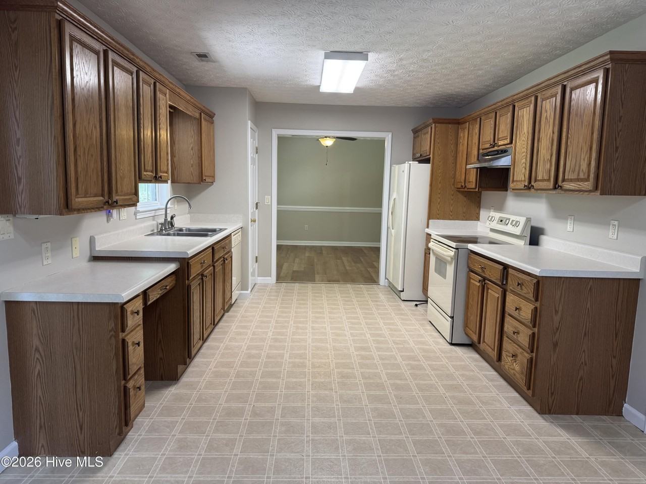 105 Farina Dr - Photo 4 of 22