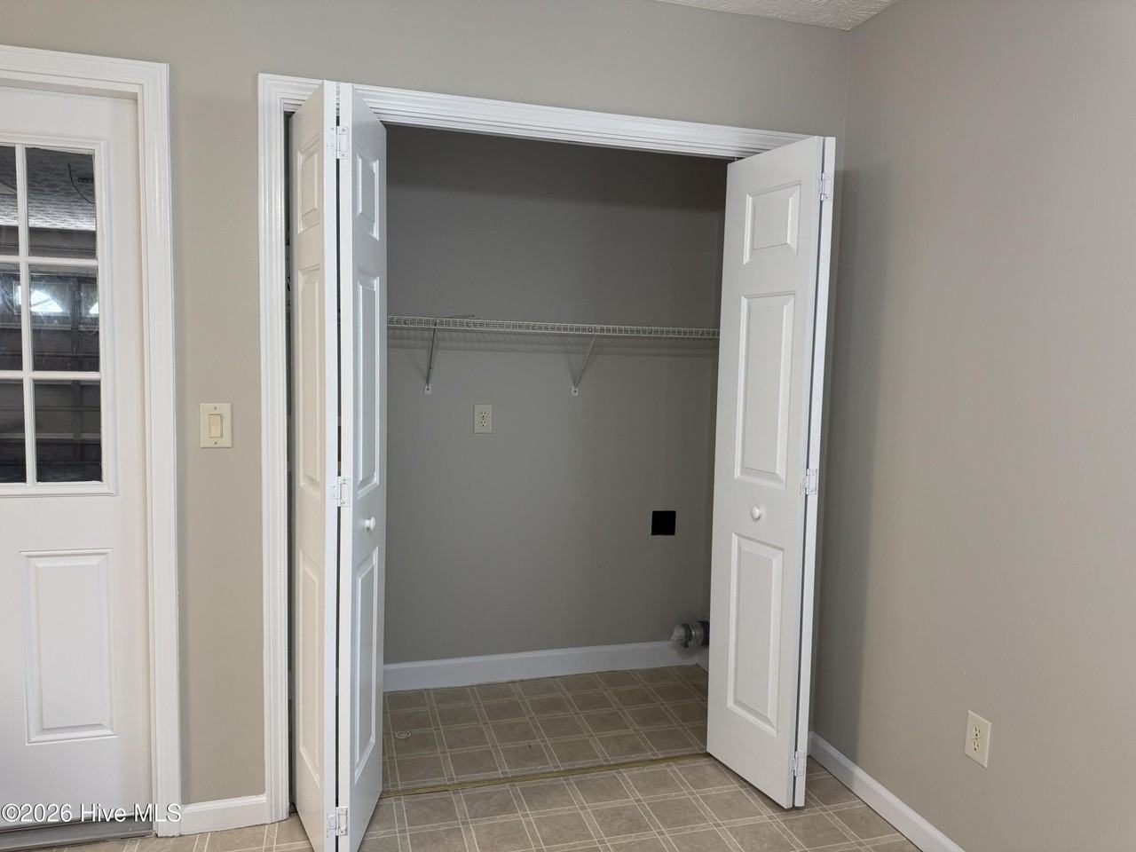105 Farina Dr - Photo 5 of 22