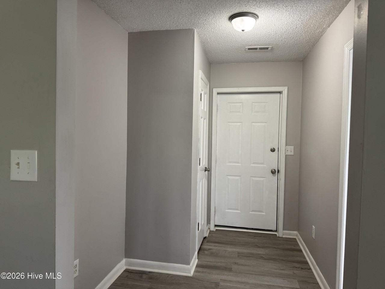 2201 Chestnut Ave - Photo 3 of 13