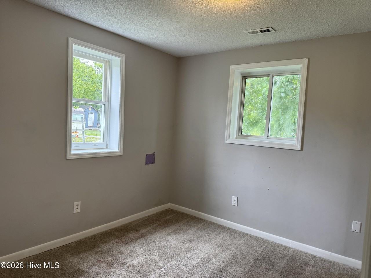 2201 Chestnut Ave - Photo 4 of 13