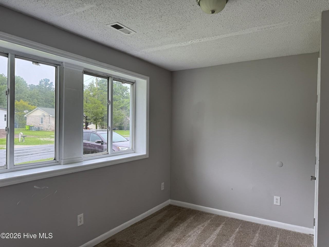 2201 Chestnut Ave - Photo 6 of 13
