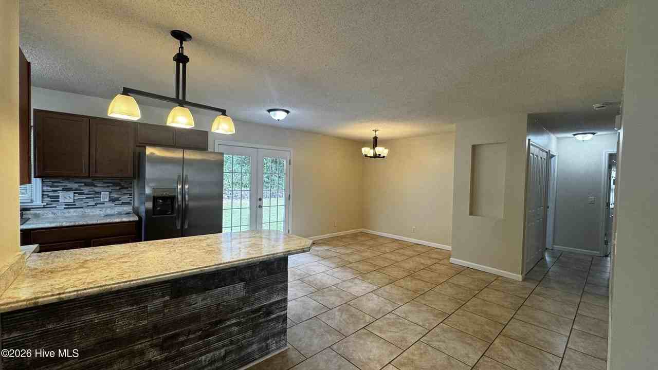 112 Shamrock Dr - Photo 5 of 21