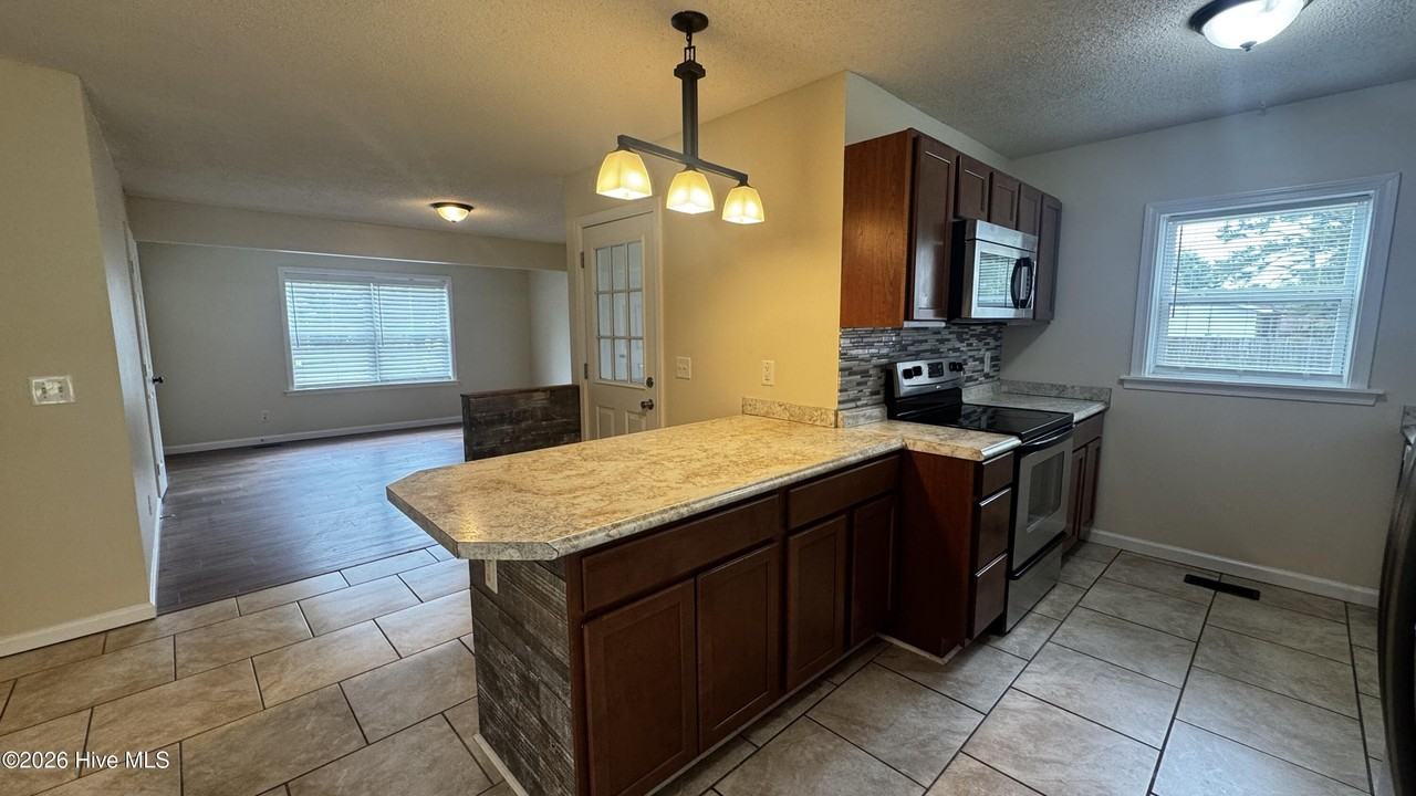 112 Shamrock Dr - Photo 7 of 21