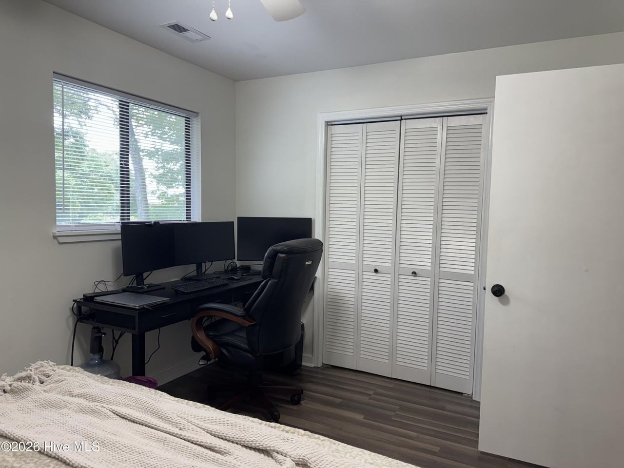1517 College Way - Photo 4 of 16