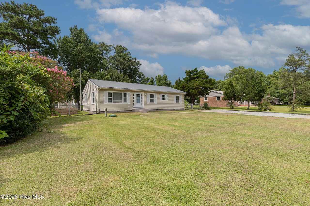 670 Queens Creek Rd - Photo 2 of 39