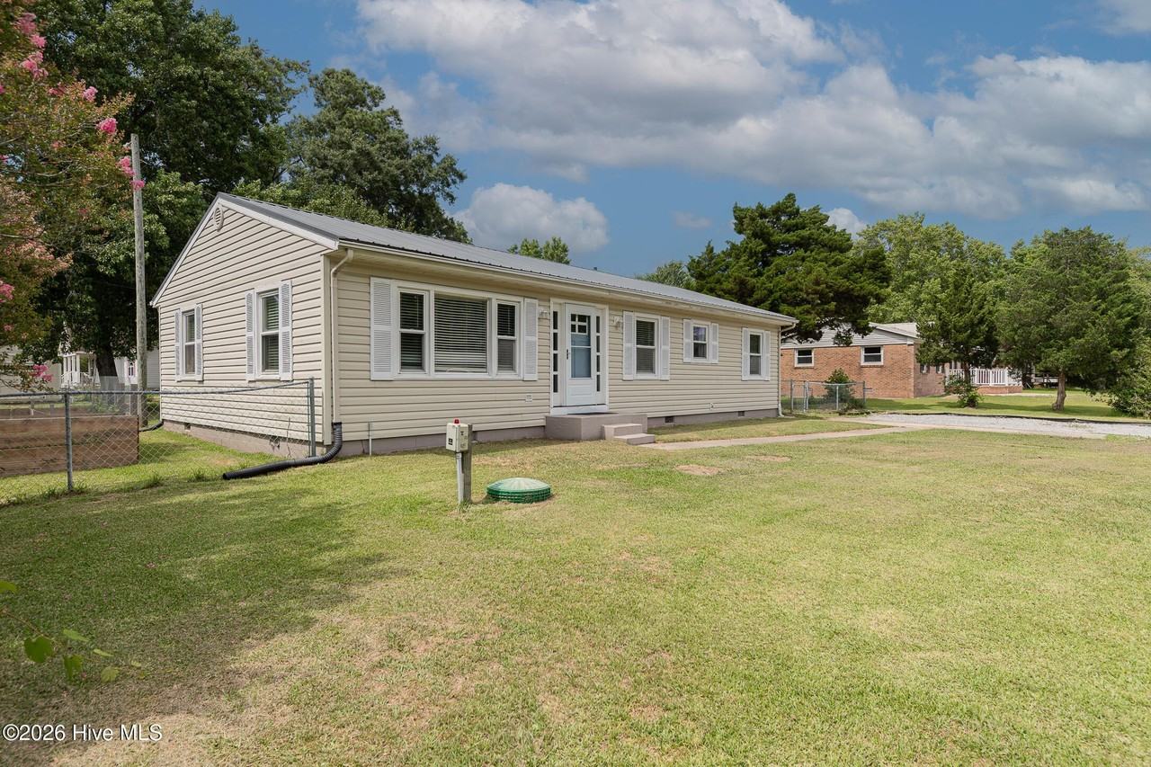 670 Queens Creek Rd - Photo 3 of 39