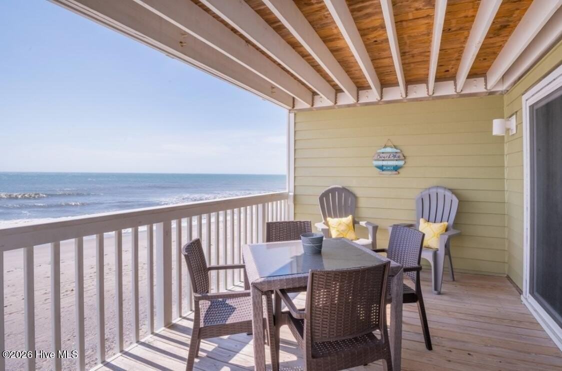 2116 Surfrider Ct #C - Photo 7 of 48