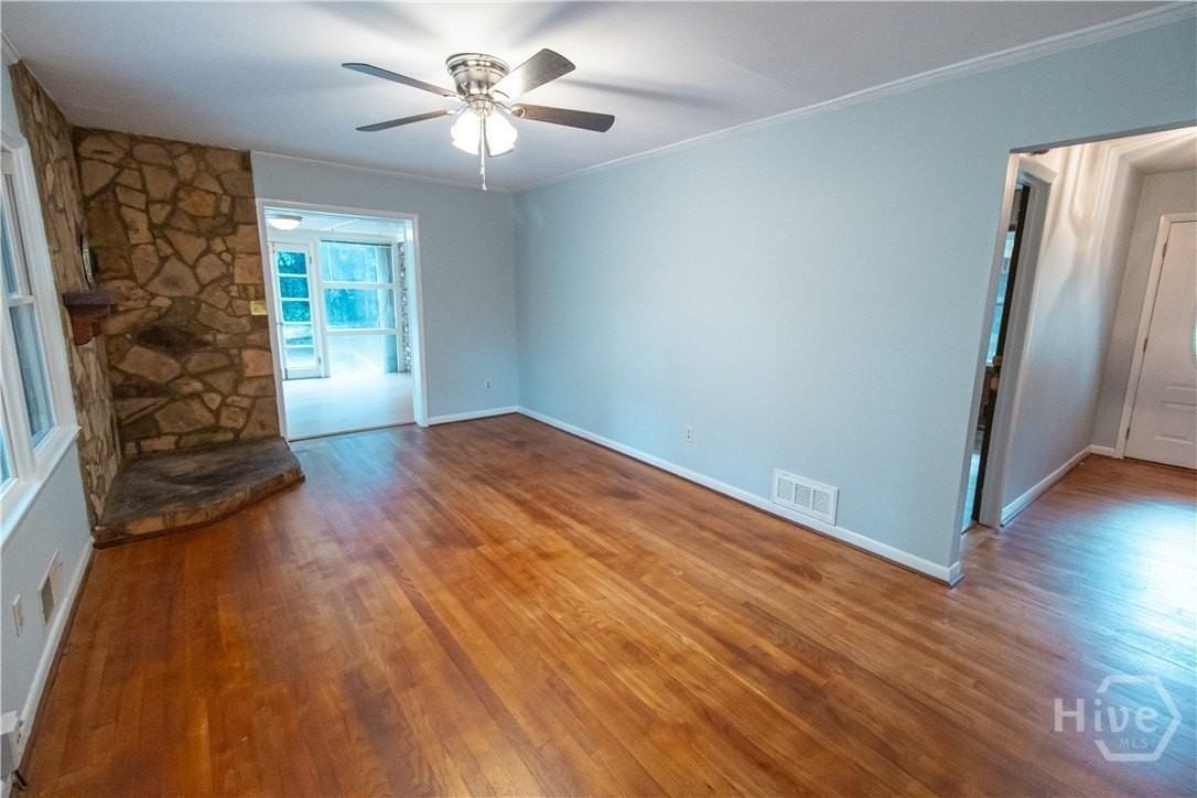 1005 College Station Rd - Photo 3 of 10