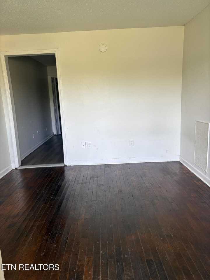 825 Siluria St #825 - Photo 4 of 8