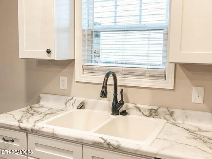 9714 Grand Oak Way - Photo 3 of 13
