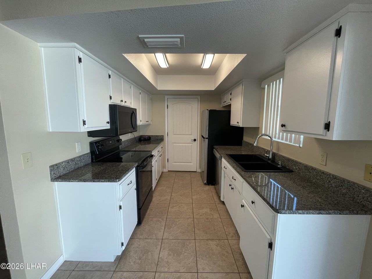1927 Motor Ave - Photo 3 of 19