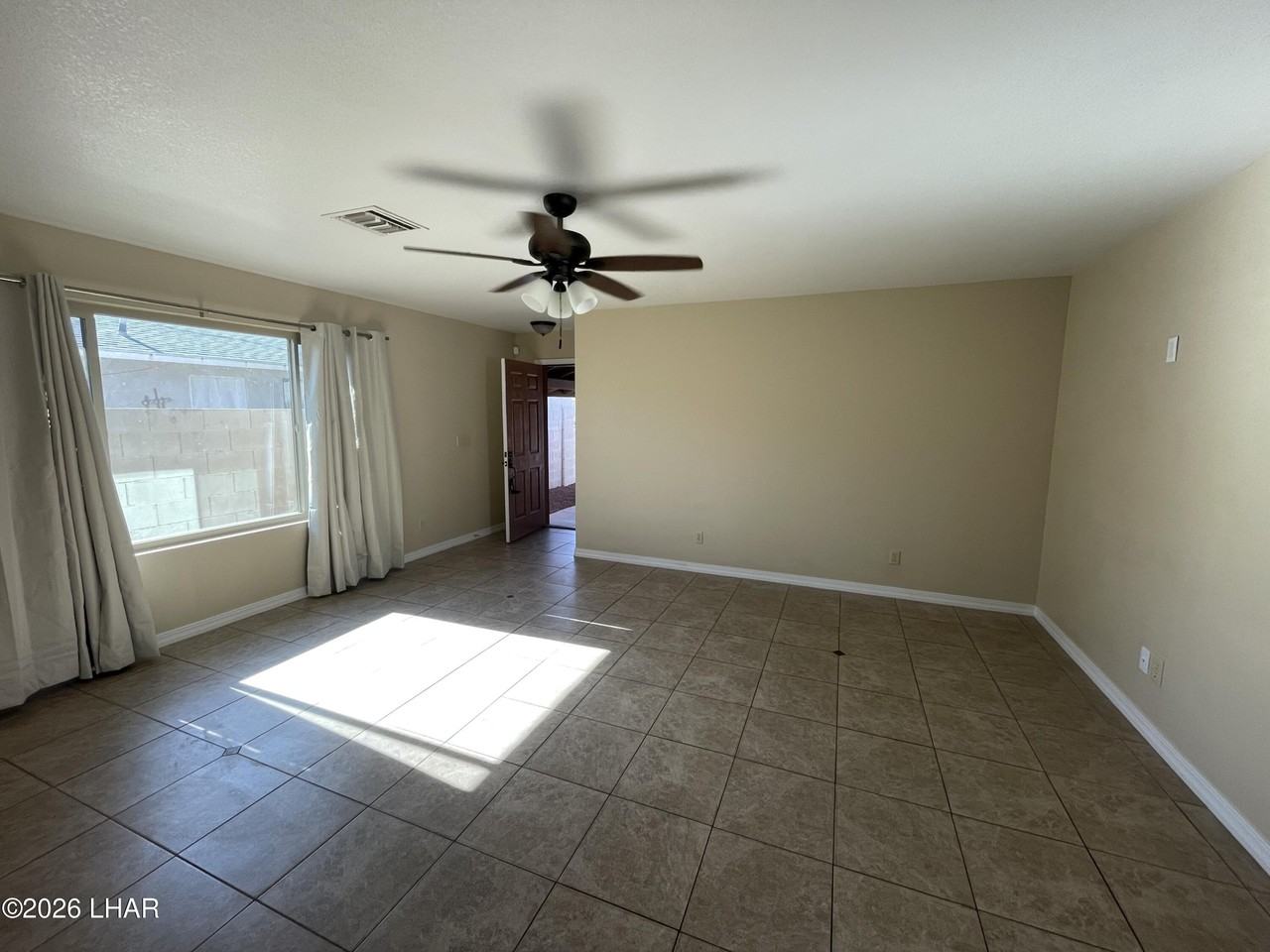 1927 Motor Ave - Photo 5 of 19