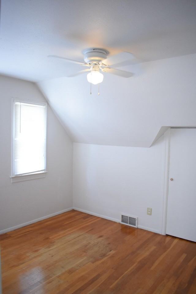 2409 22nd St - Photo 6 of 12