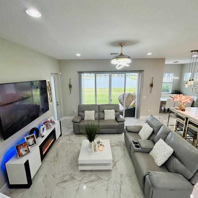 14999 Goldspar Ct - Photo 4 of 8