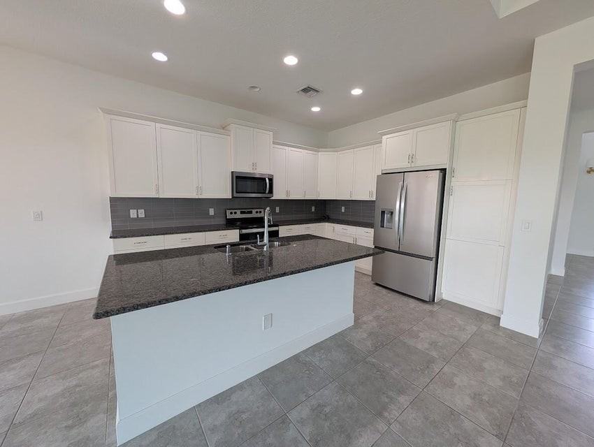 4613 Citron Way - Photo 2 of 8