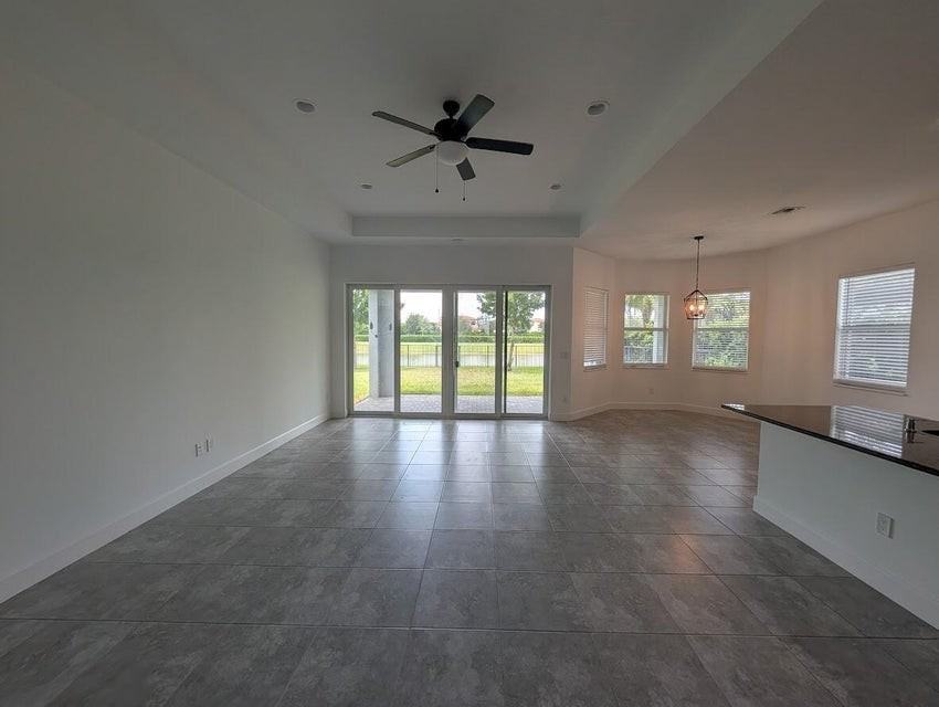 4613 Citron Way - Photo 4 of 8