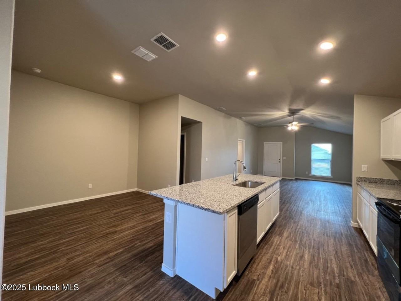 2009 Kenwood Ave - Photo 5 of 19